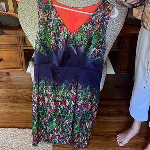 Sleeveless Tahari dress with floral design and navy color